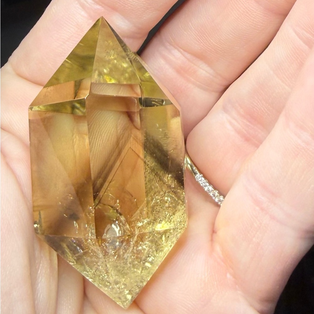 natural double point Citrine with a smokey rainbow mountain inside - Picture 4 of 8